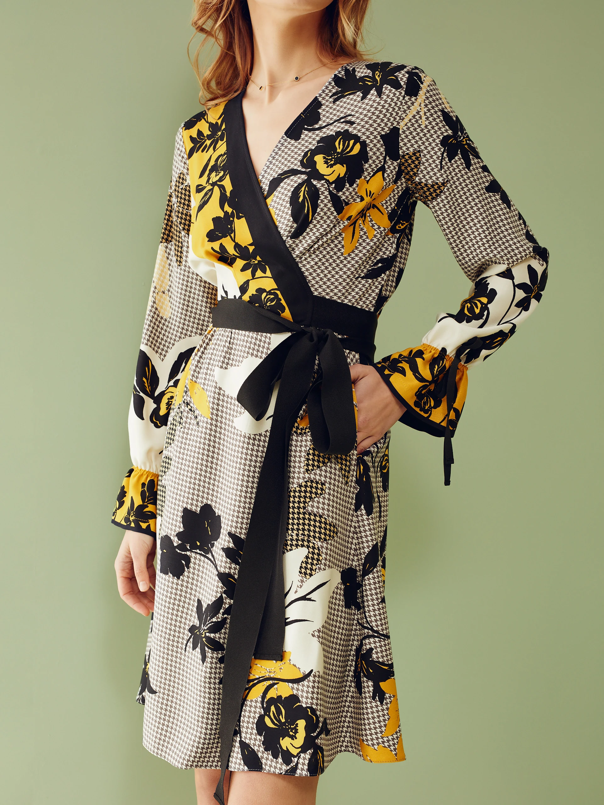 ENVELOPE DRESS WITH FLORAL PATTERN