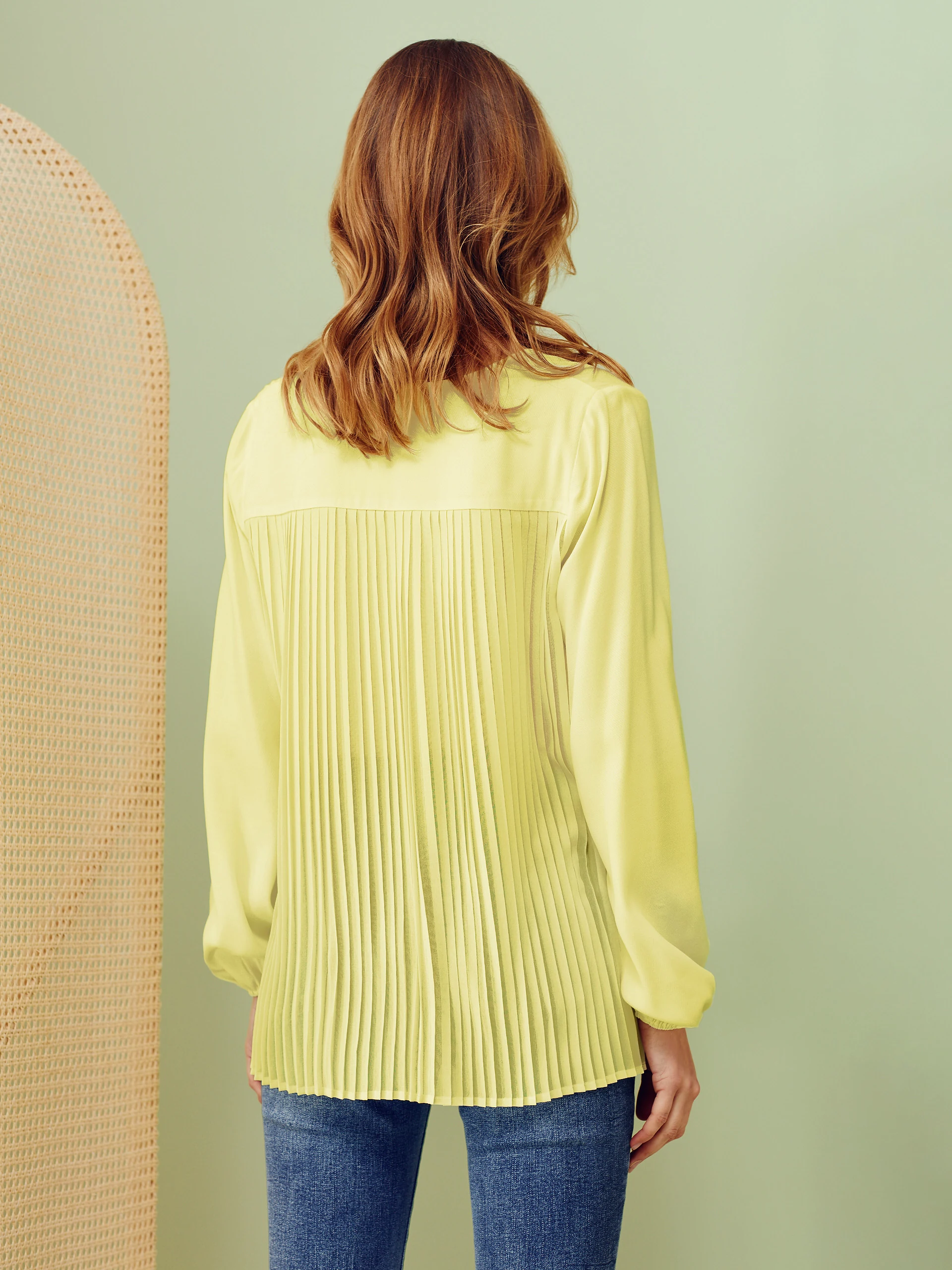 BLOUSE WITH PLEATED BACK