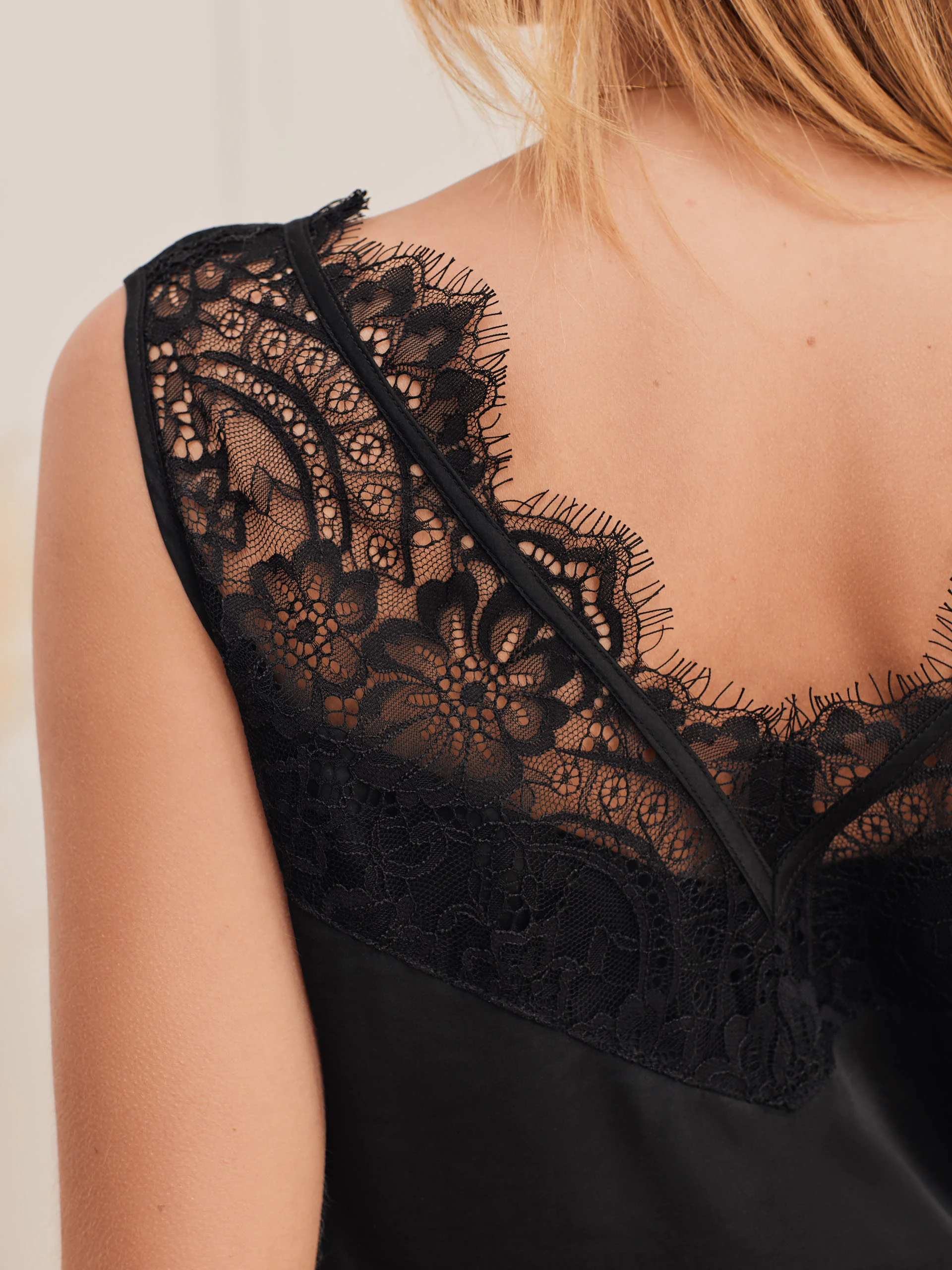 BLACK BLOUSE WITH LACE TOP