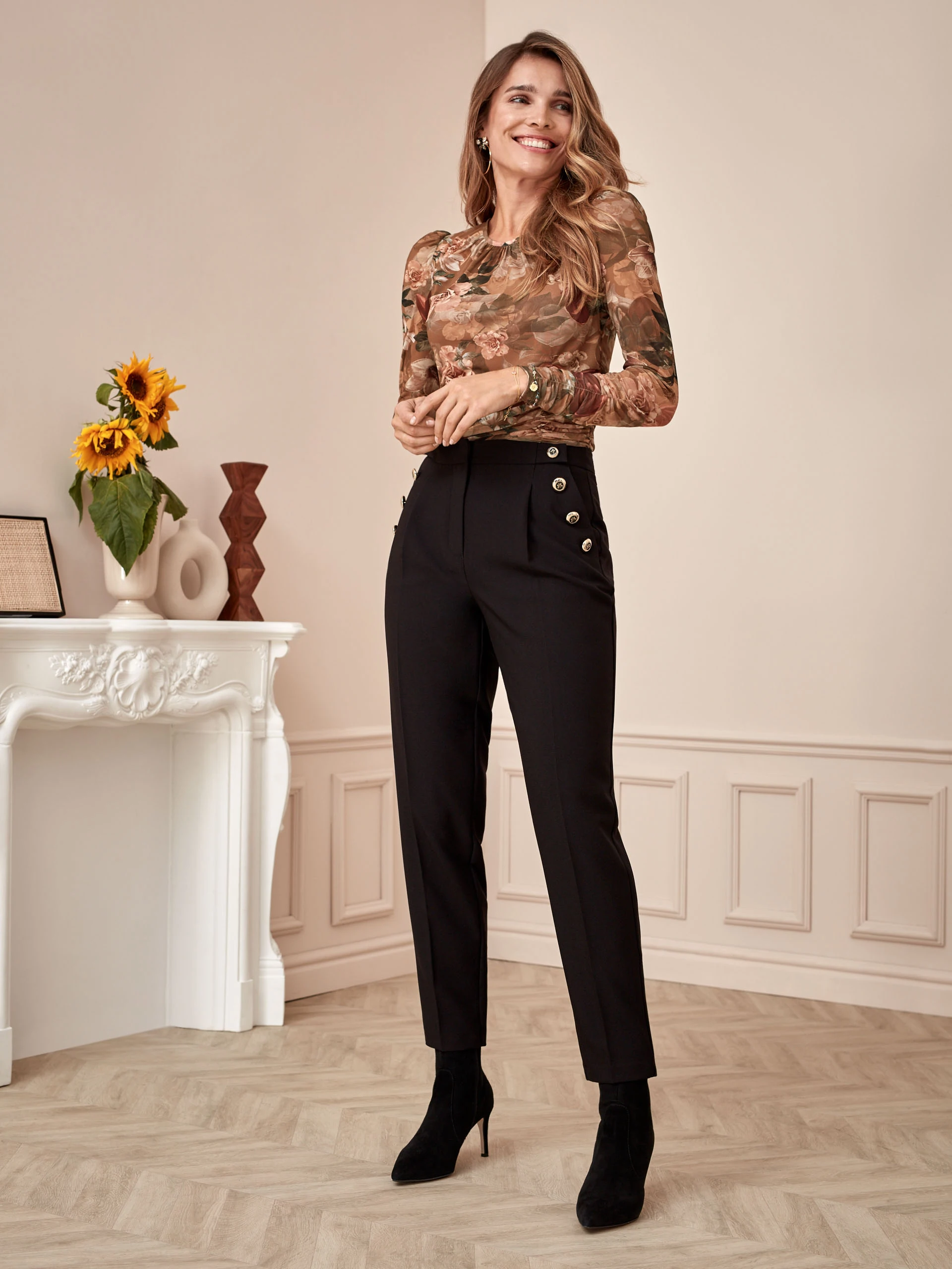 ELEGANT HIGH-WAISTED PANTS WITH BUTTONS
