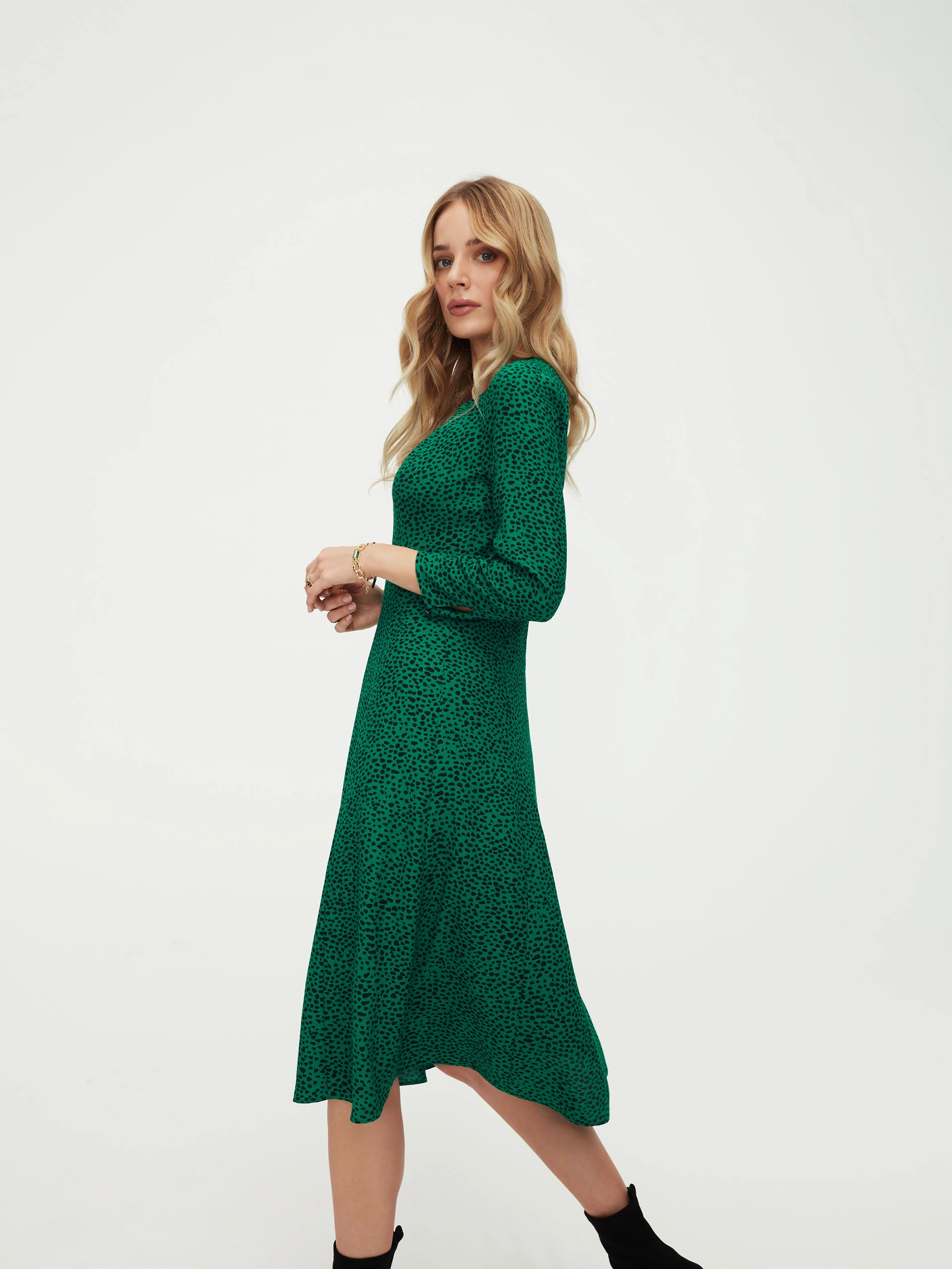 Green dress with delicate pattern