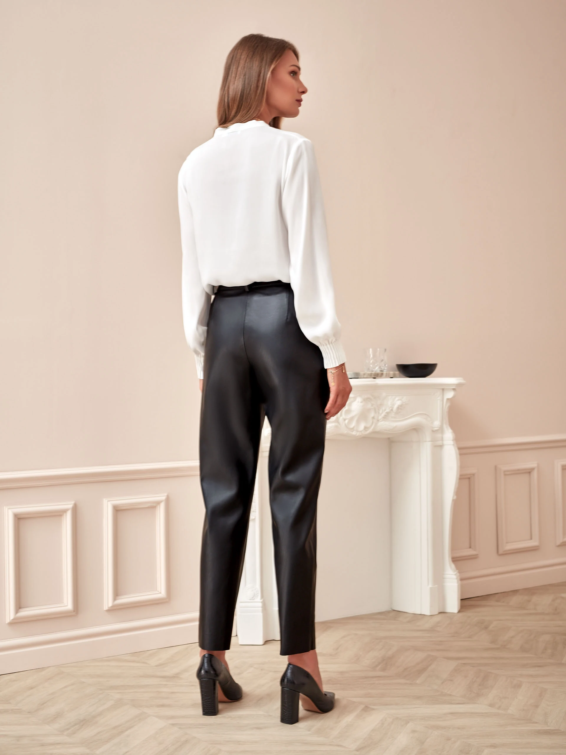 PANTS MADE OF ECOLOGICAL LEATHER