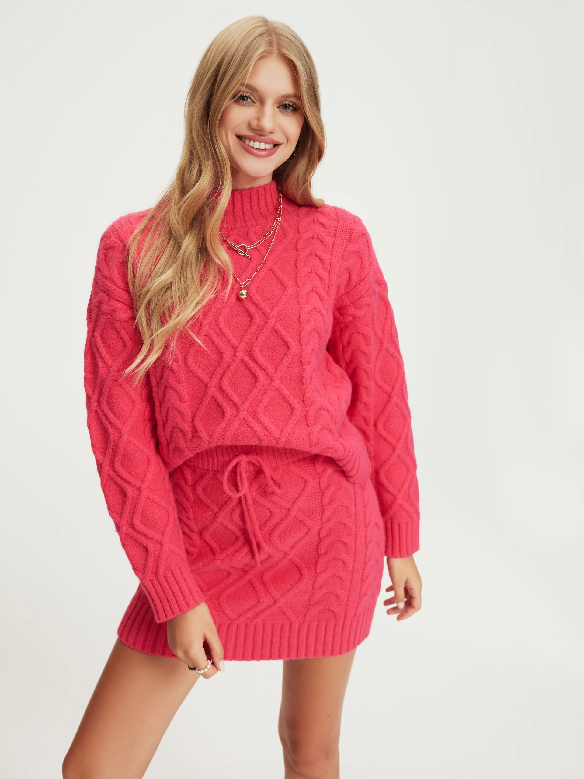 Pink short knit skirt