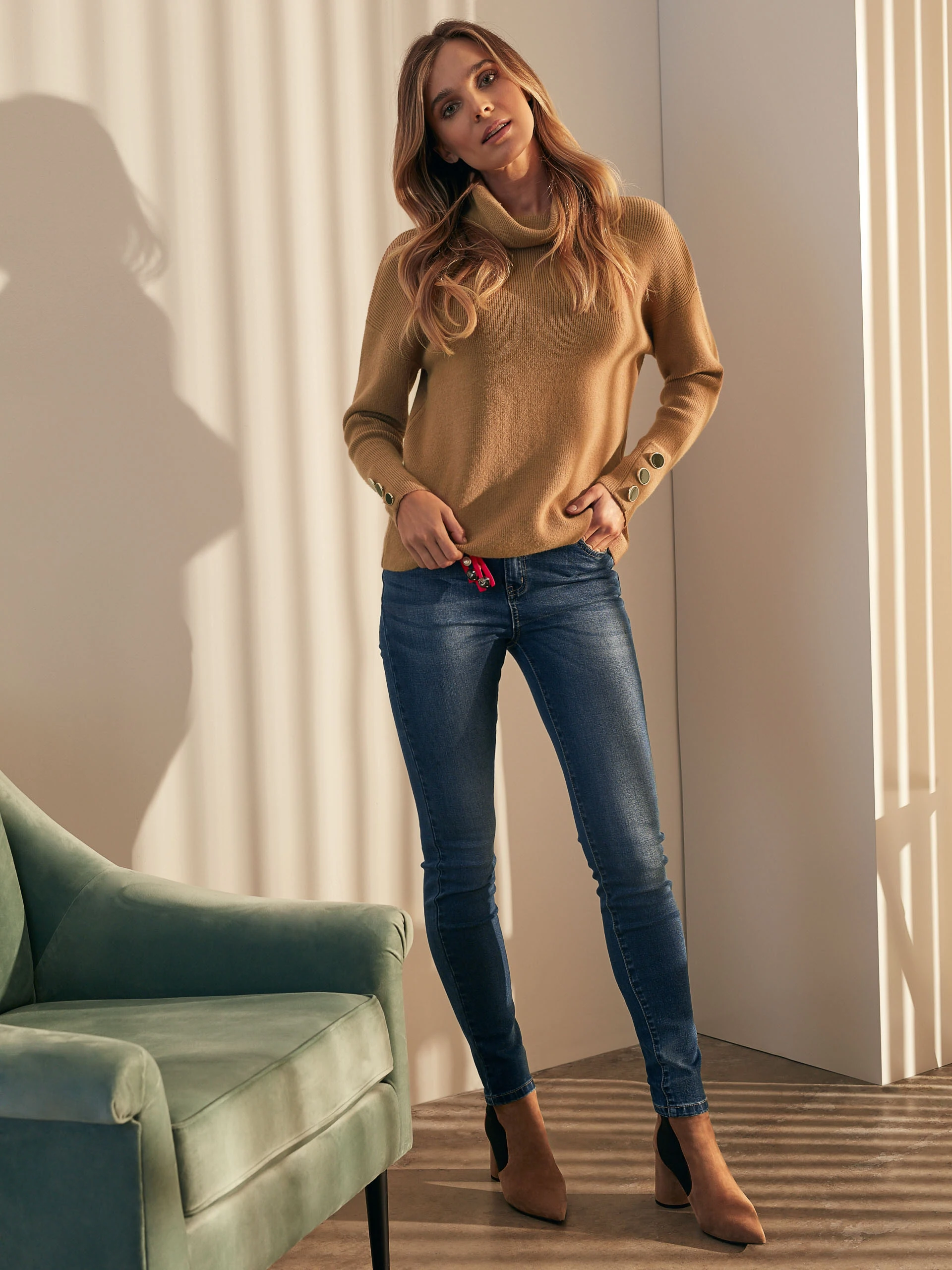 SWEATER WITH LOWERED SHOULDER LINE