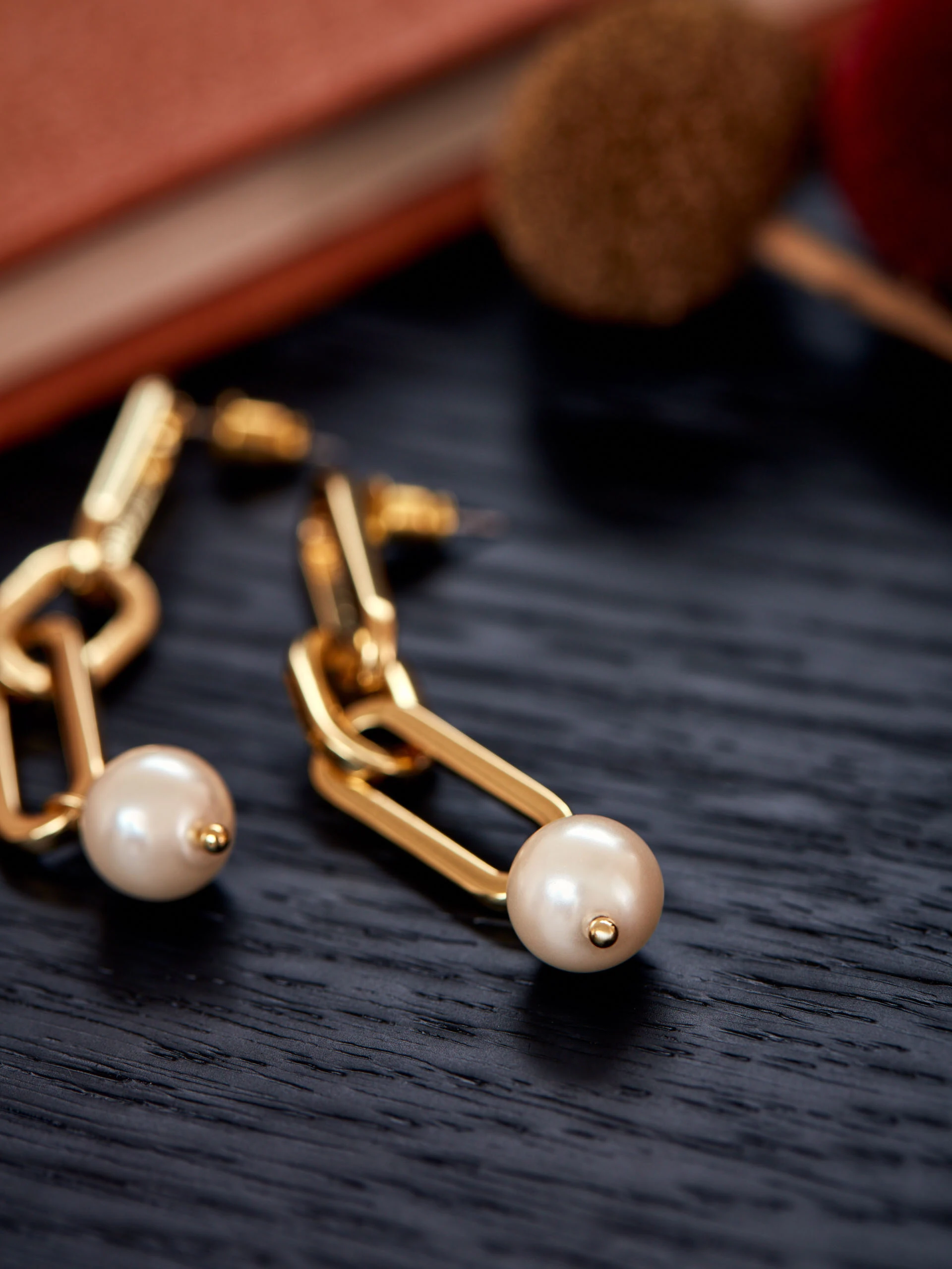 GOLD PLATED EARRINGS WITH PEARL