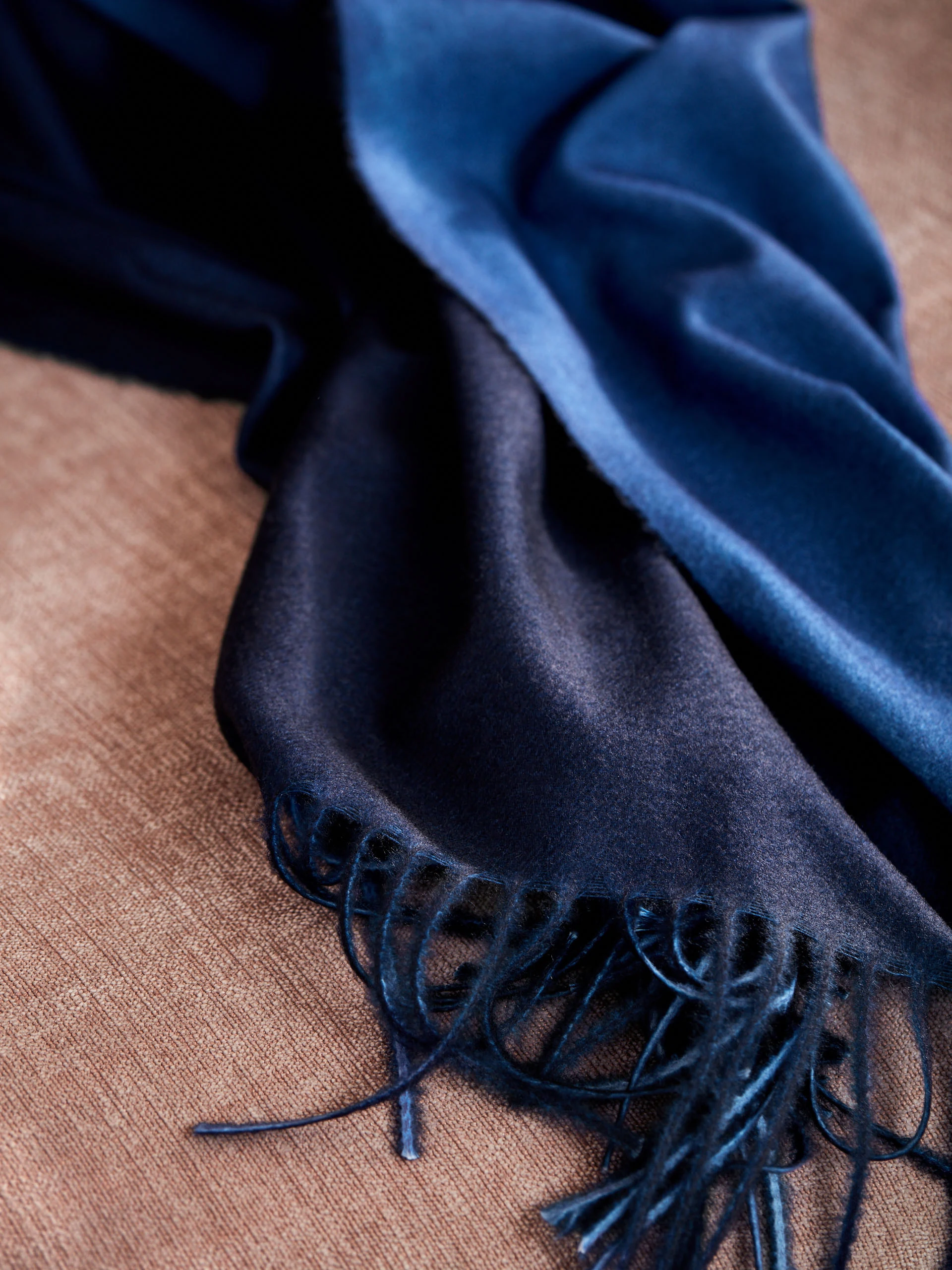 DOUBLE-SIDED VISCOSE SCARF