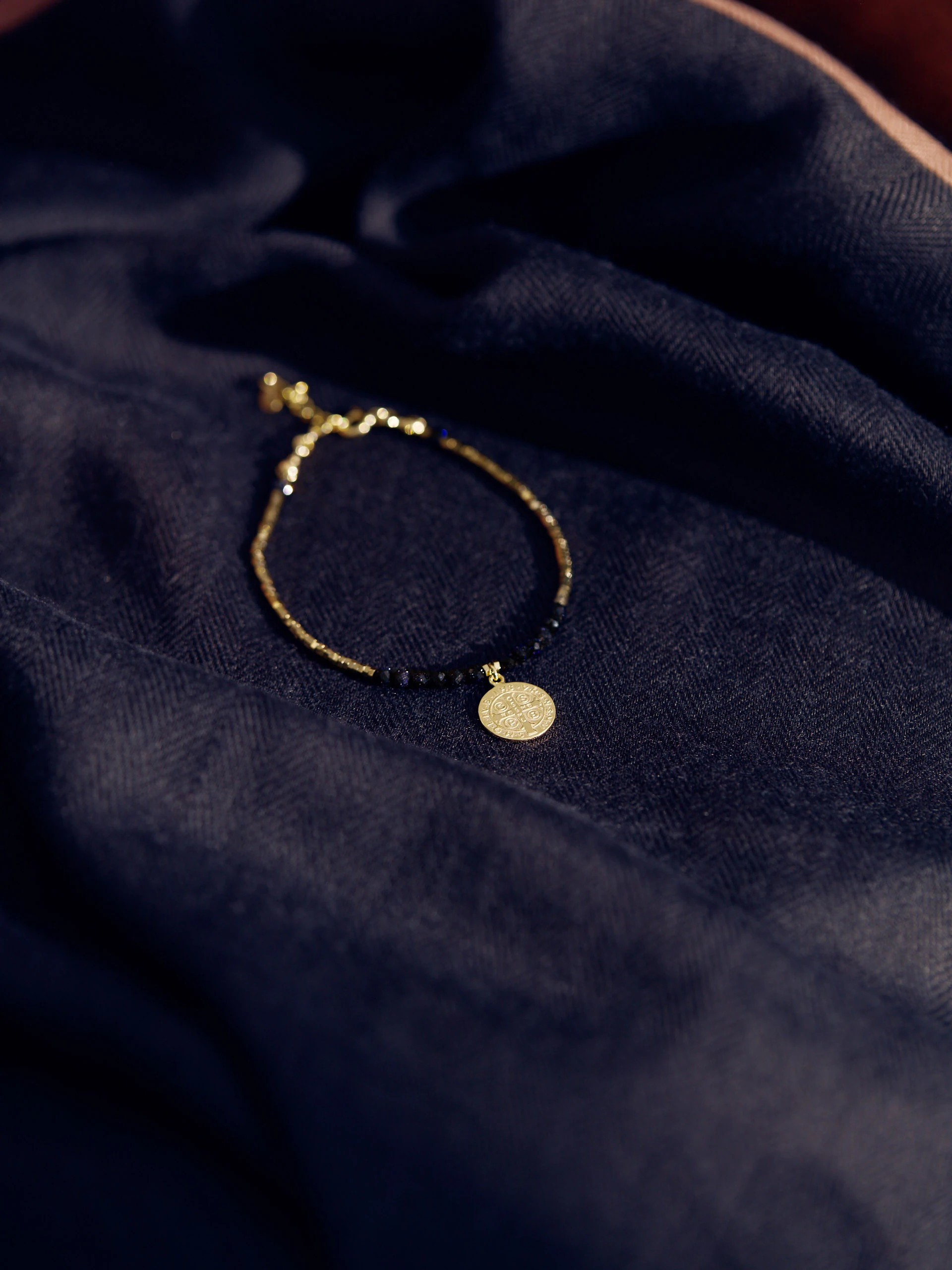 GOLD-PLATED BRACELET WITH NATURAL STONES