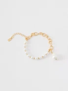 Elegant gold-plated bracelet with pearls