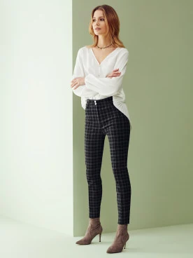BLOUSE WITH PLEATED BACK