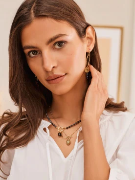 LOOSE WHITE BLOUSE WITH STITCHING AT THE WAIST