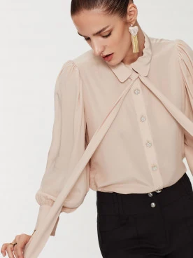 Powder shirt with neck tie