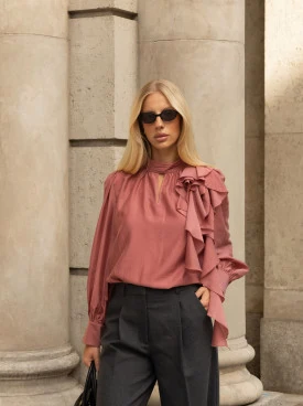 Shirt with jabot in a faded shade of pink