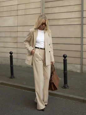 Elegant beige trousers with viscose and wool