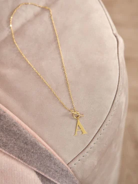 DELICATE CHAIN WITH THE LETTER A