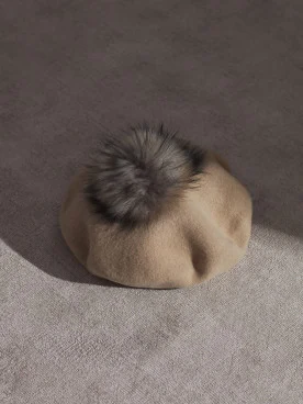 BEIGE BERET WITH POM-POM