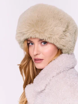 Beige wool hat with fur