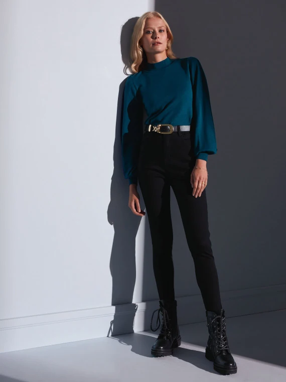 BLUE SWEATER WITH WIDE SLEEVES