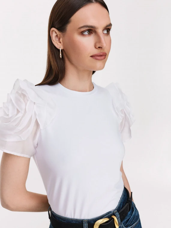 White blouse with rose sleeves