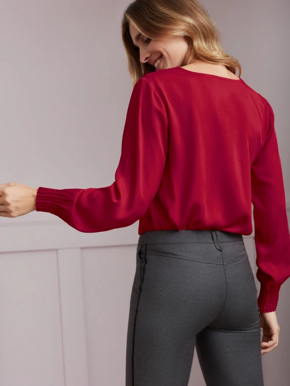 BLOUSE WITH PLEATS AT SLEEVES