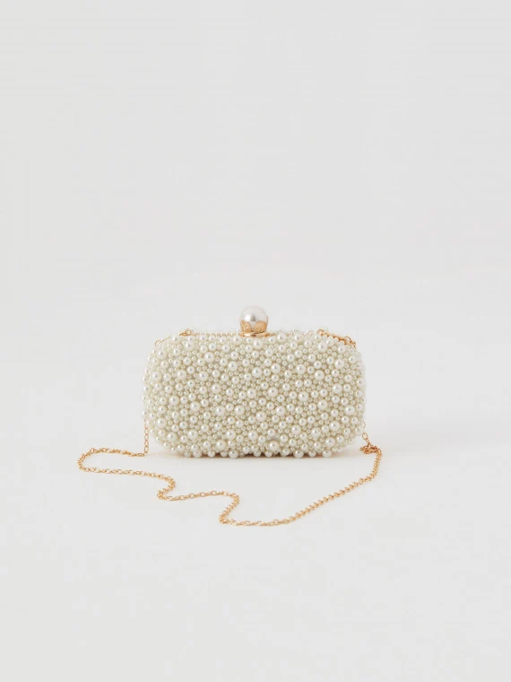 Elegant handbag with pearls