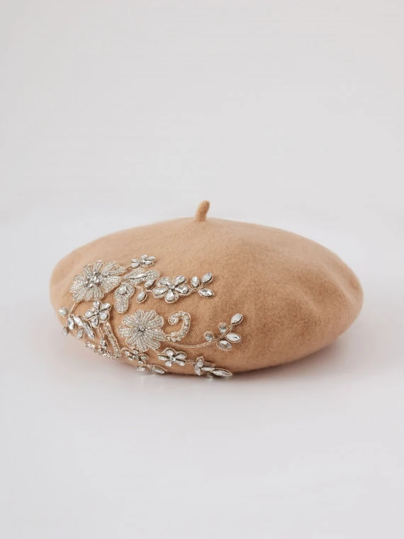 Wool beret in beige with crystals