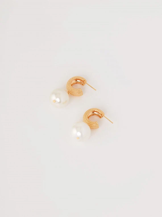 Gold-plated pearl earrings