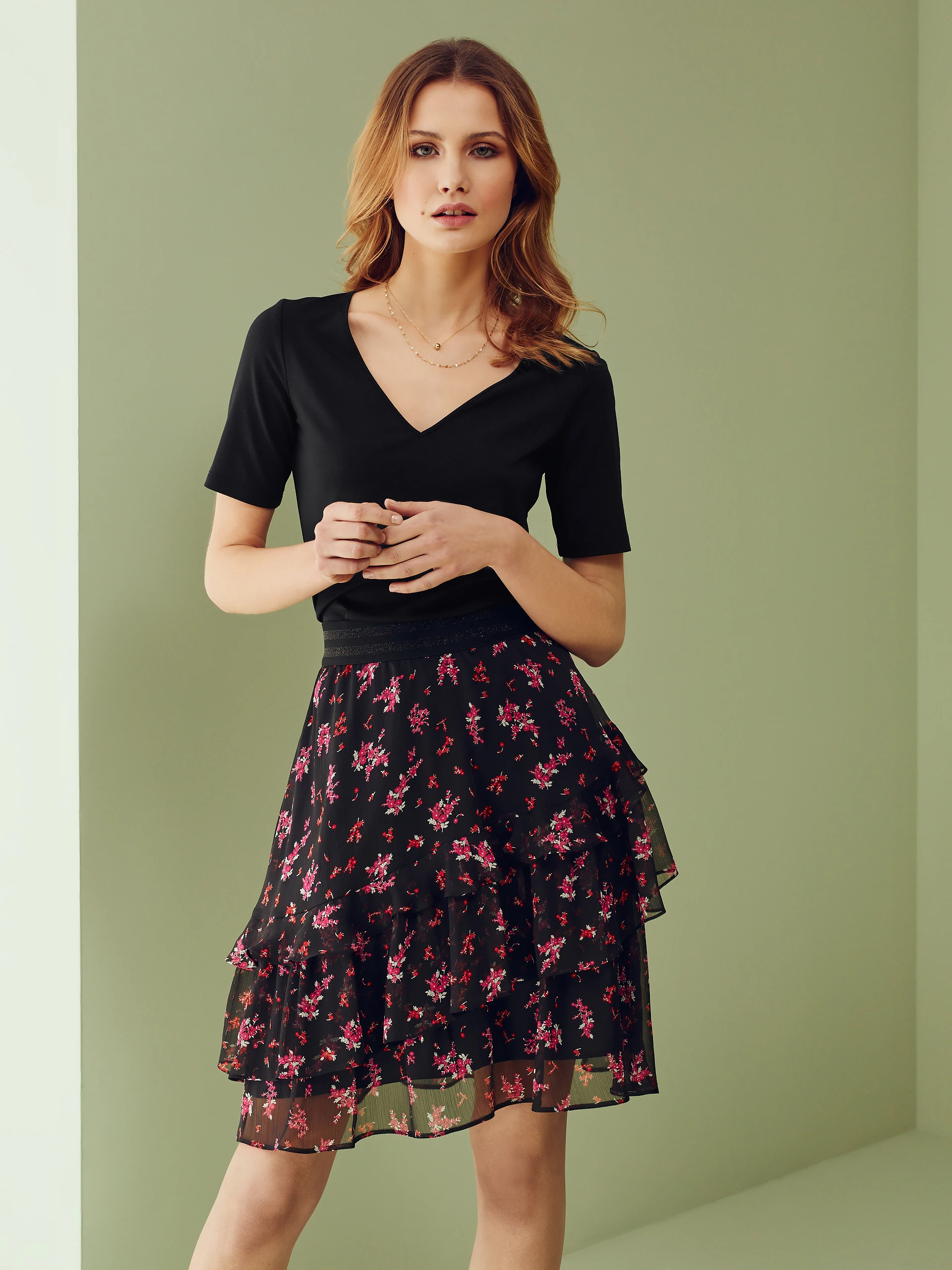 SKIRT WITH FLORAL PATTERN