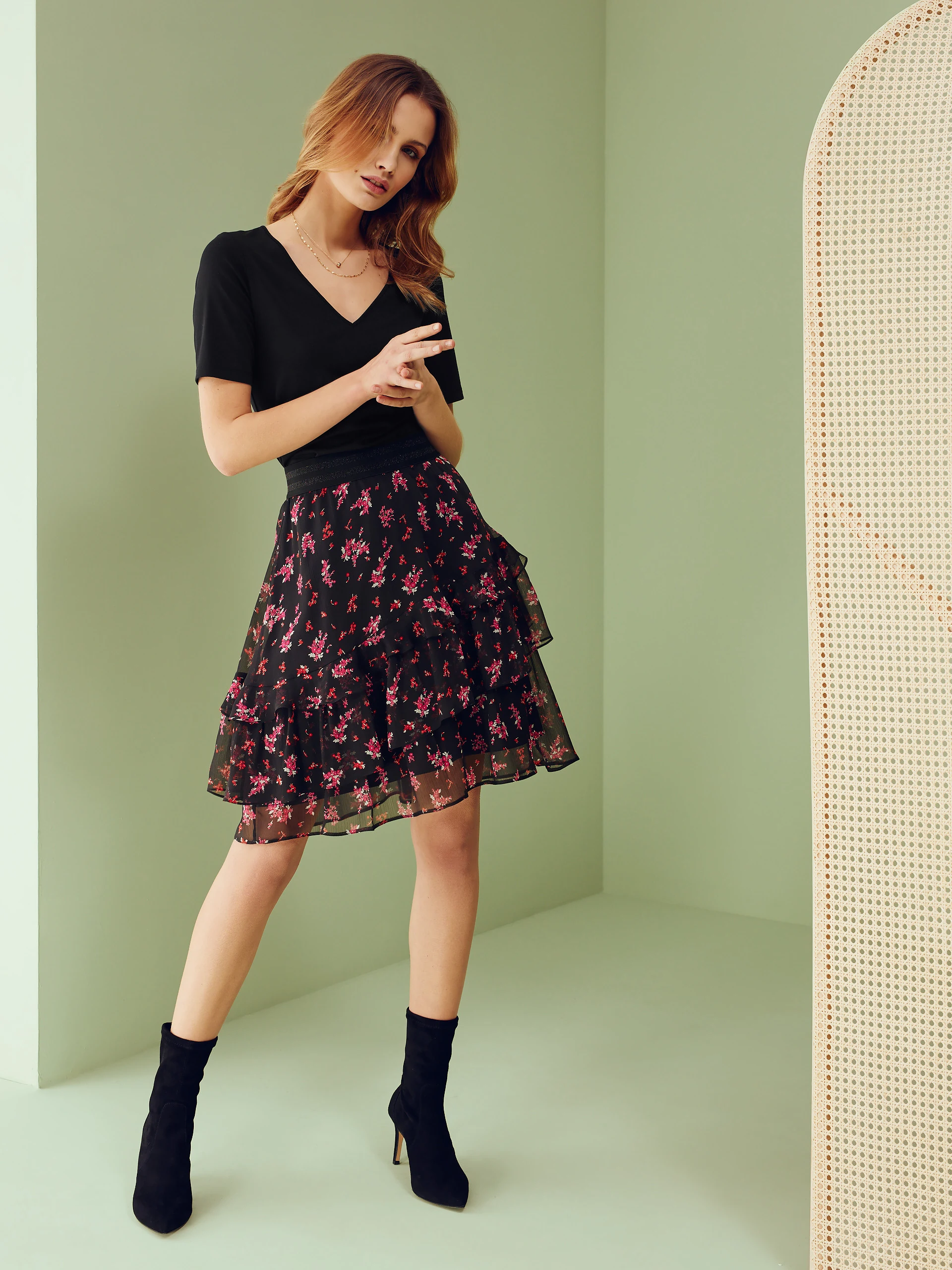 SKIRT WITH FLORAL PATTERN