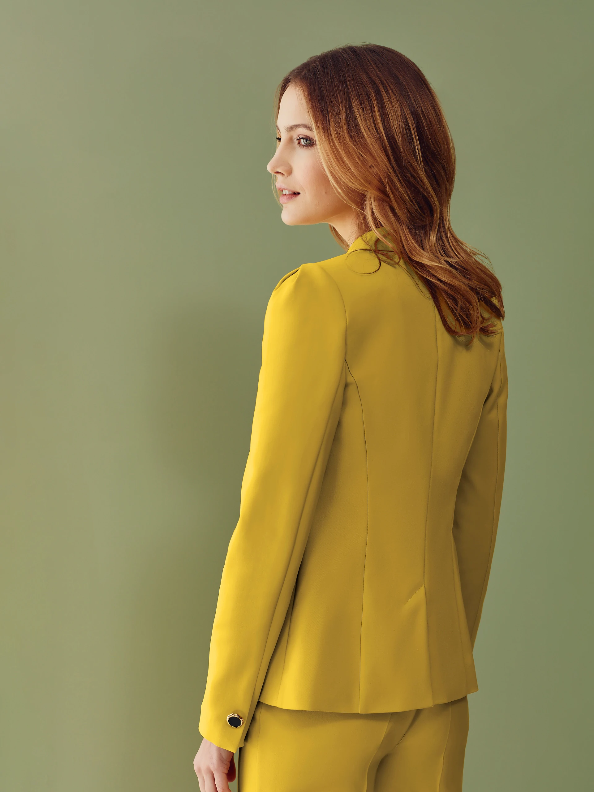 FITTED JACKET
