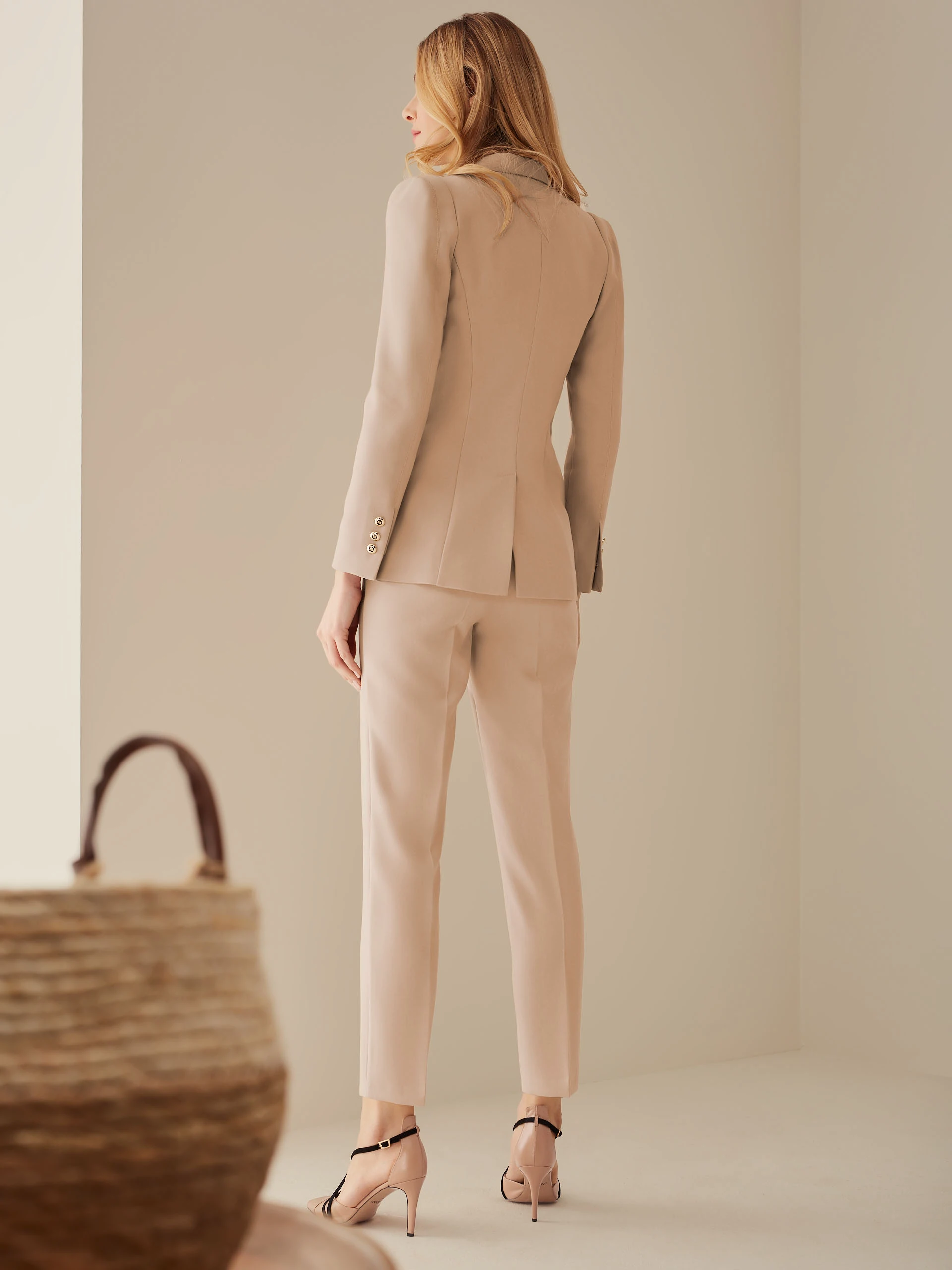 BEIGE BLAZER