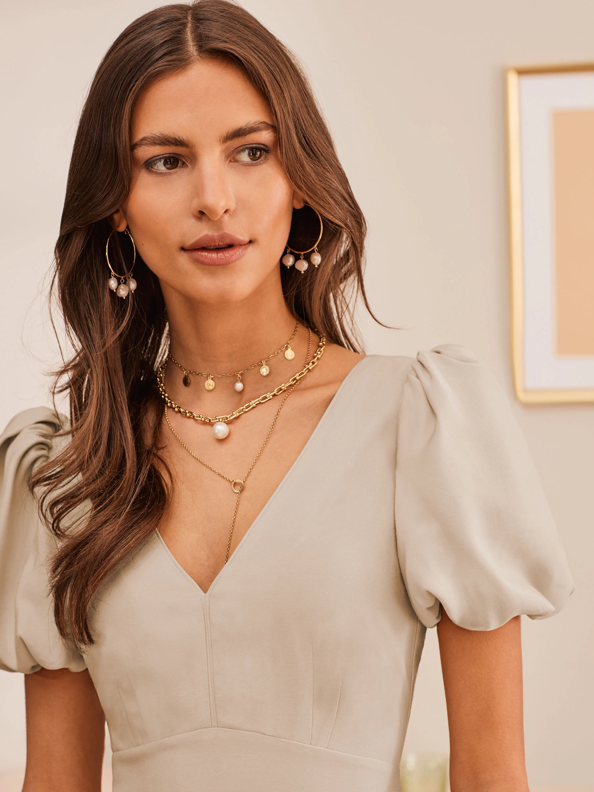 DELICATE BEIGE DRESS WITH STITCHING