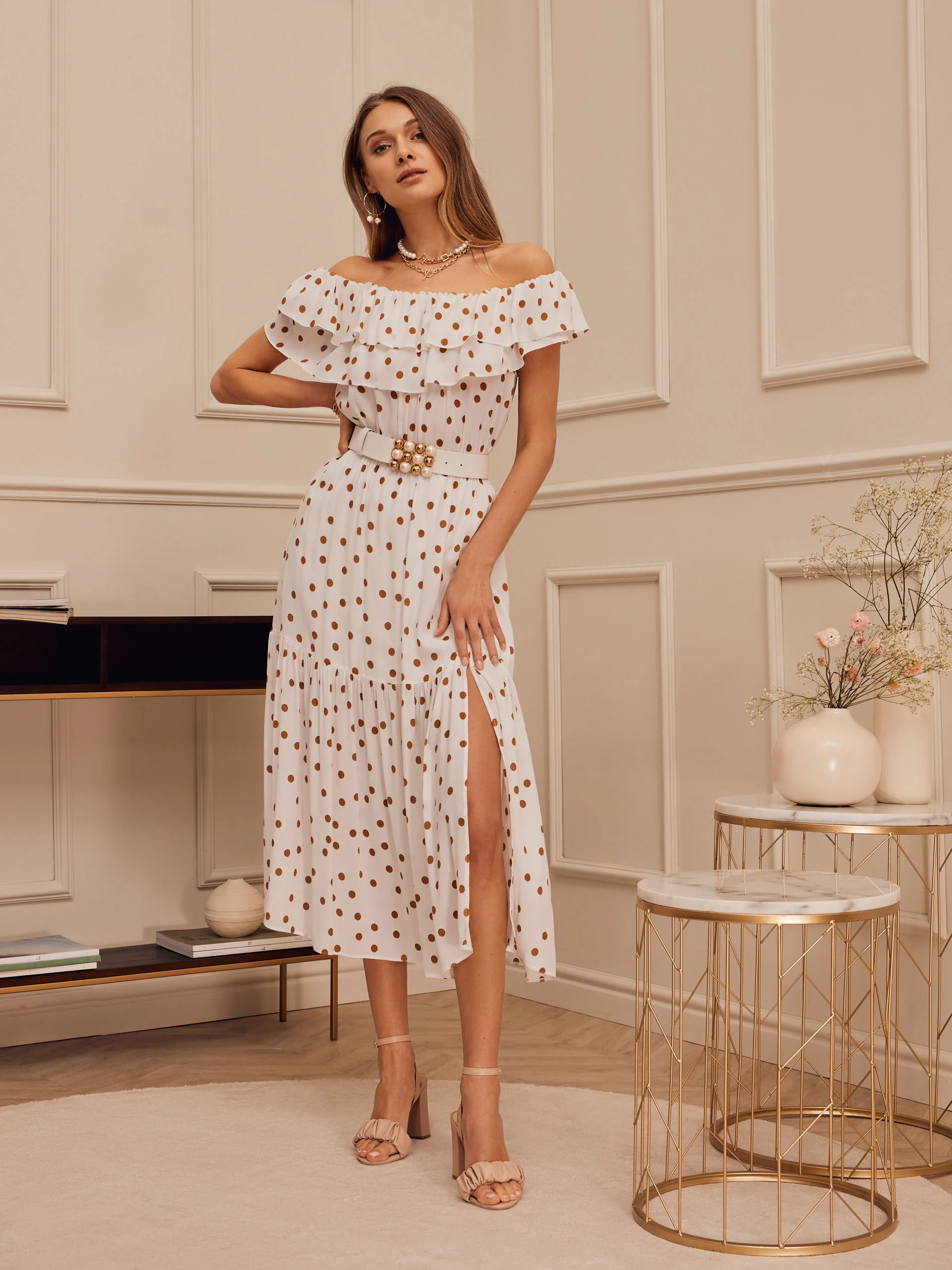 PEA DRESS WITH SPANISH NECKLINE
