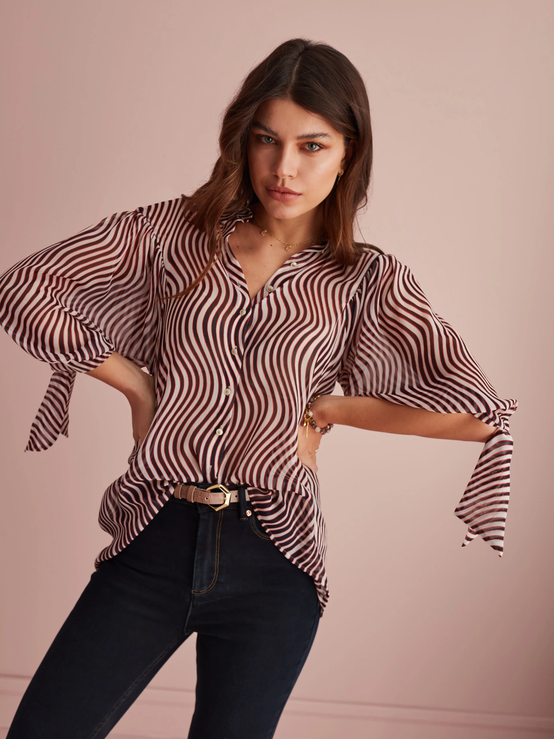 AIRY STRIPED BLOUSE