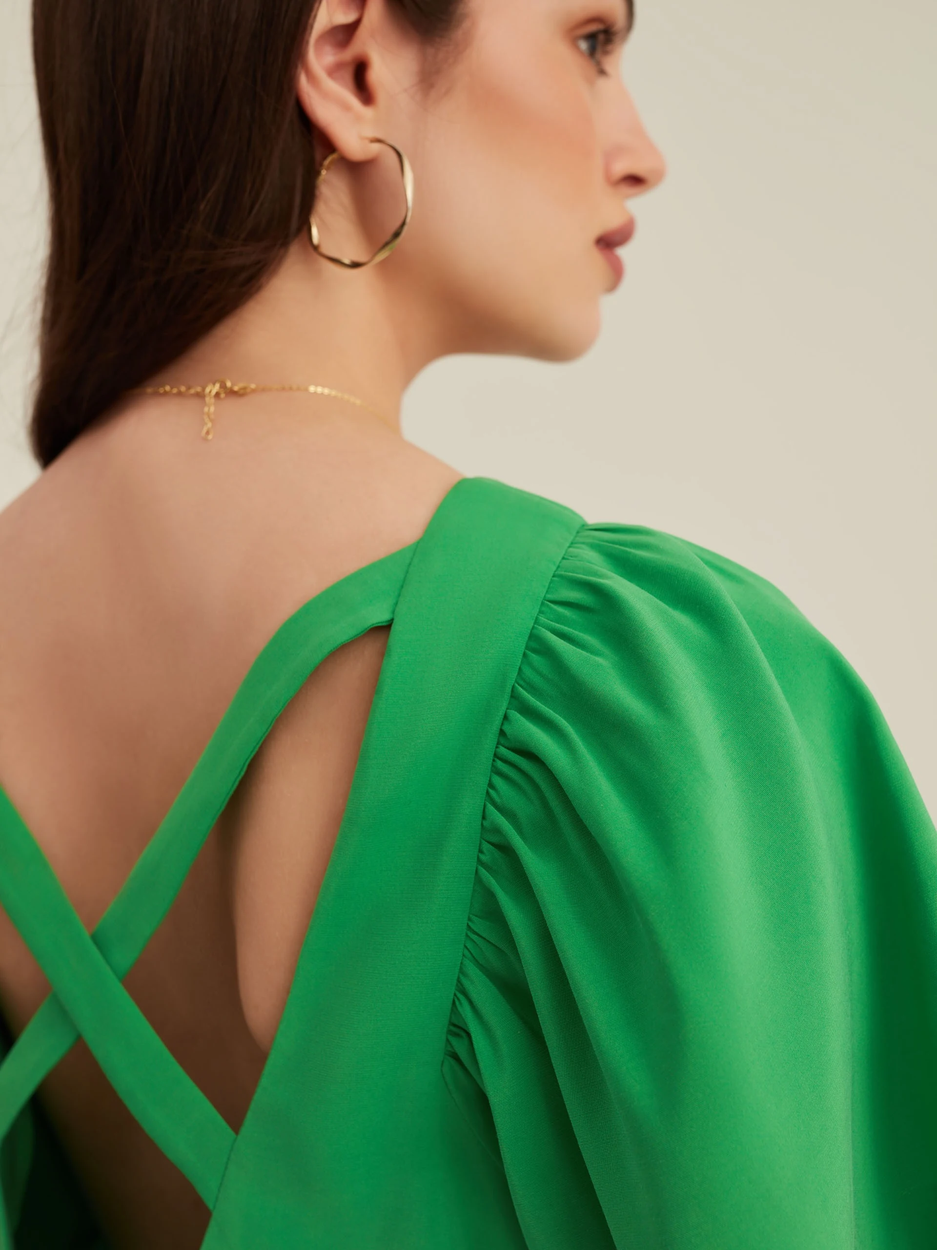 GREEN BLOUSE WITH OPEN BACK