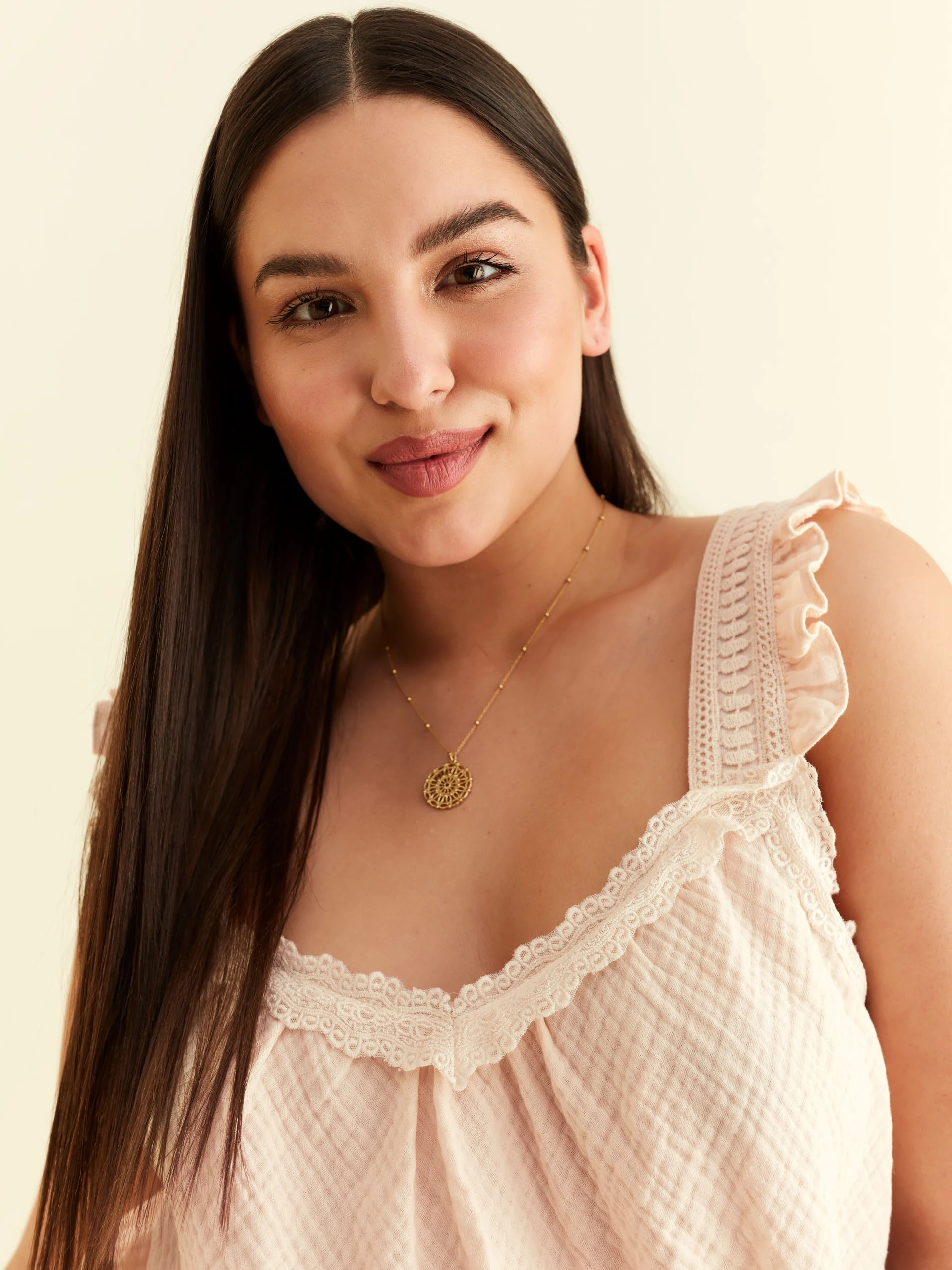 BEIGE TOP WITH LACE DETAILS