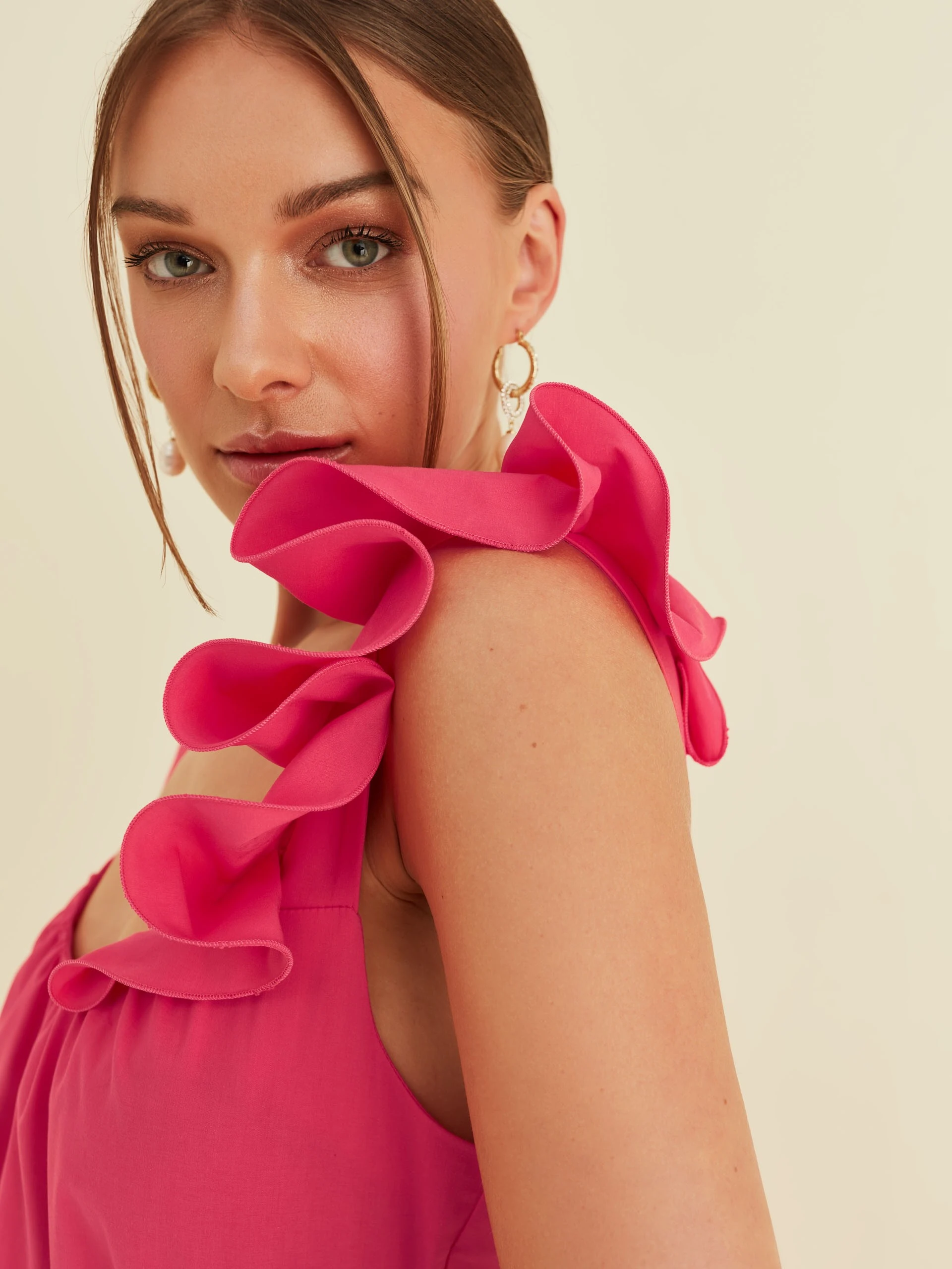 PINK DRESS WITH FRILLS AND WAIST TIE