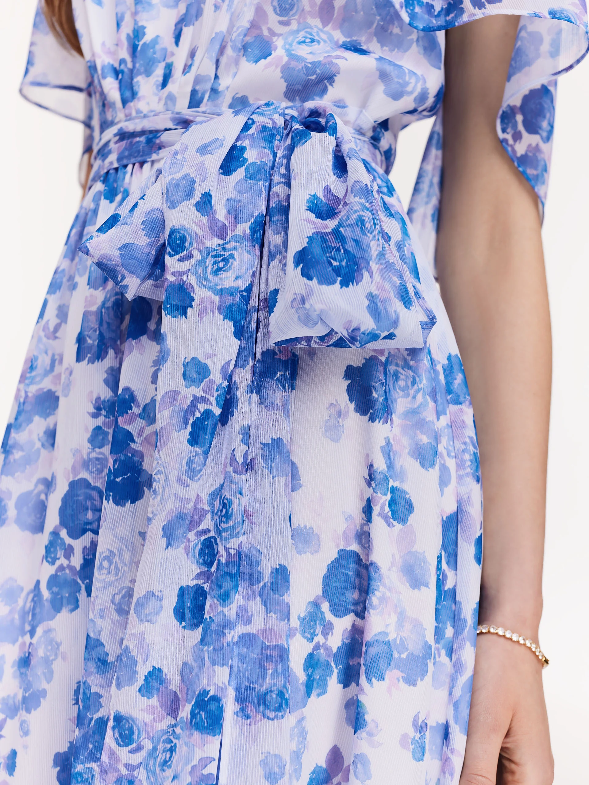 Airy long dress in roses