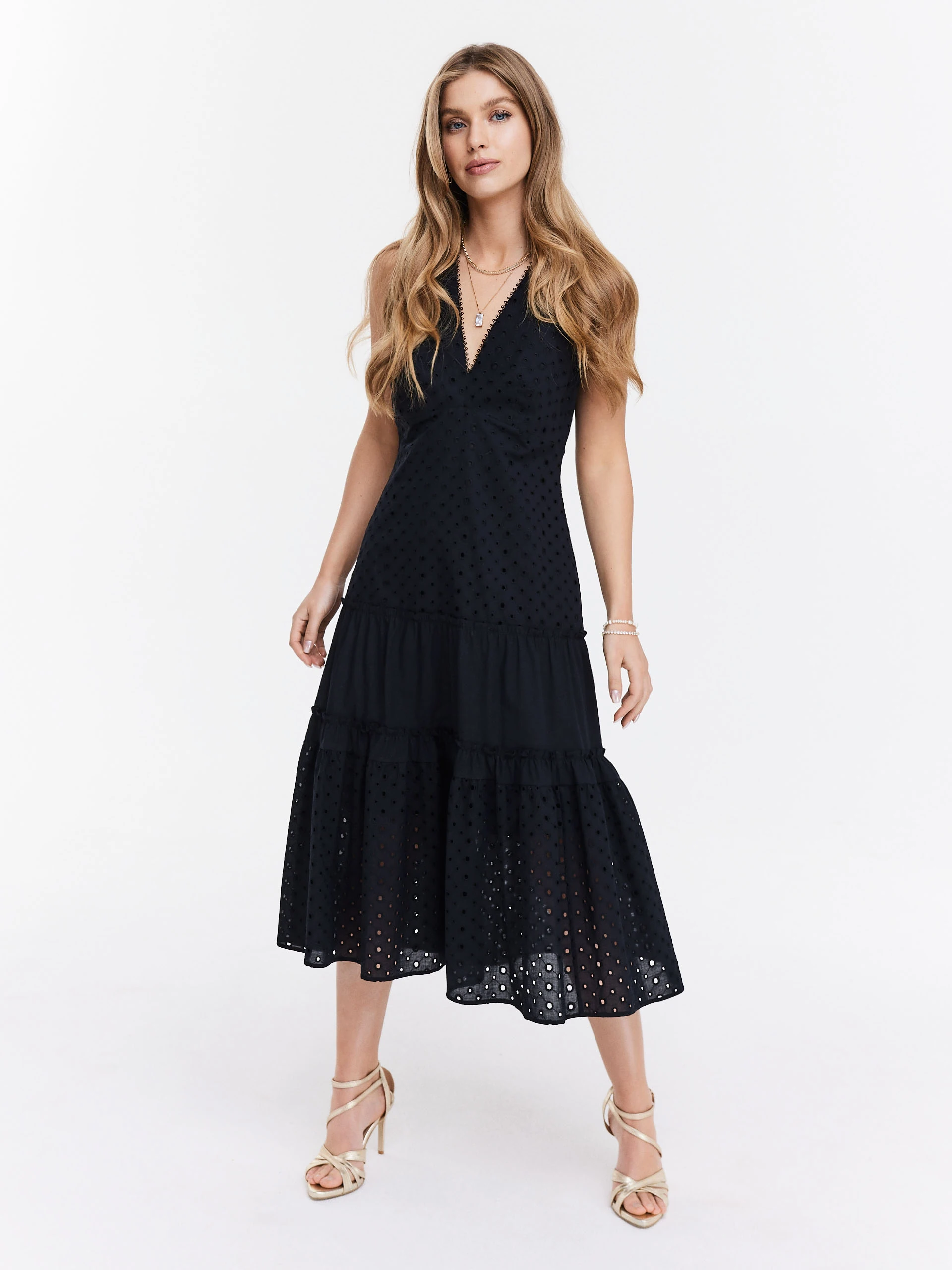 Openwork midi dress with triangle neckline