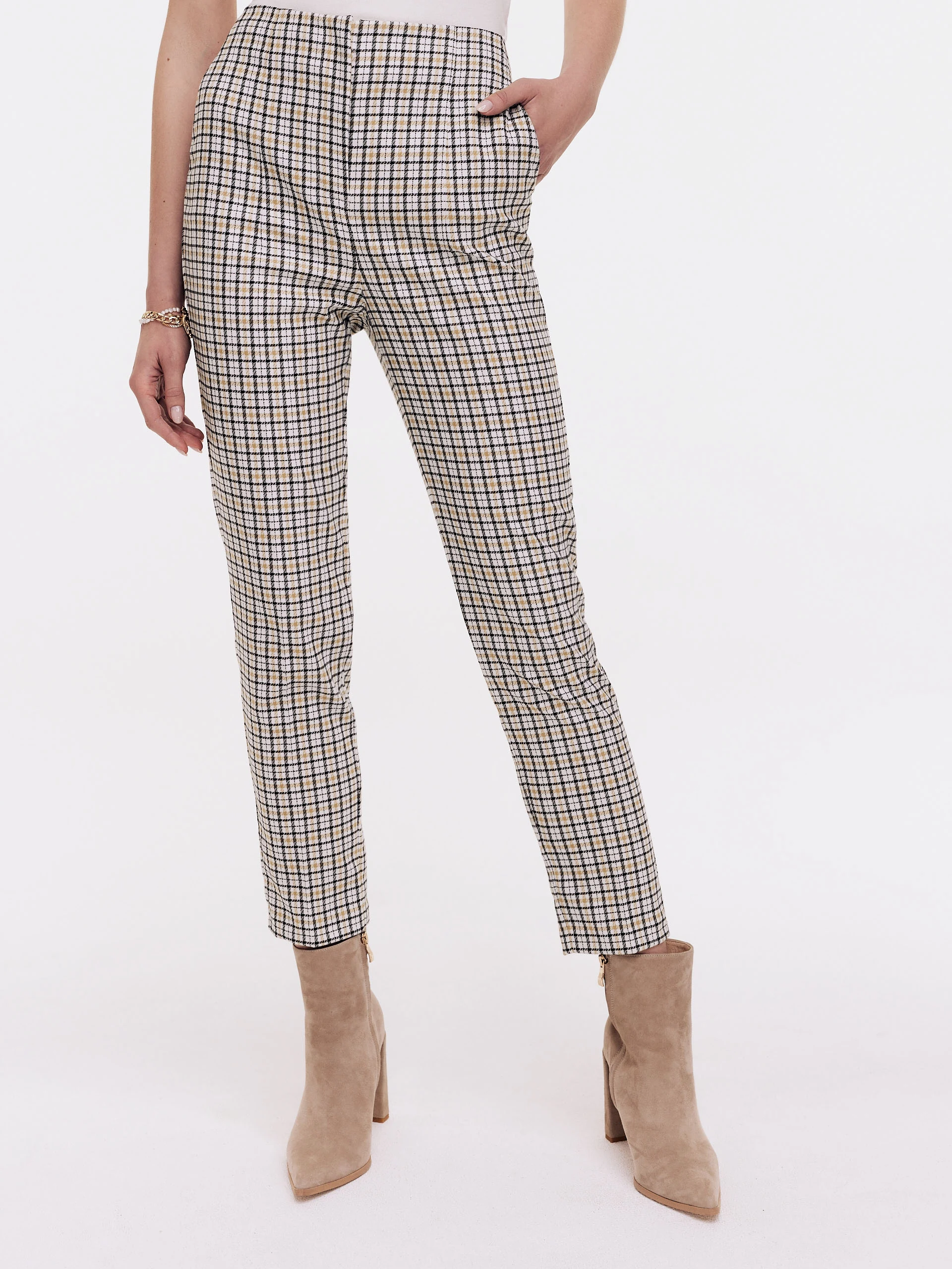 Cigarettes above the ankle in checkered pattern