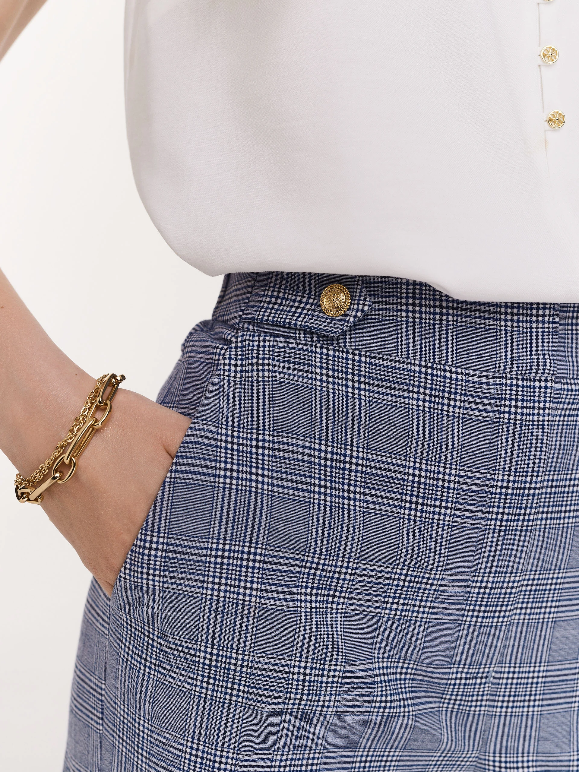 High-waisted plaid pants