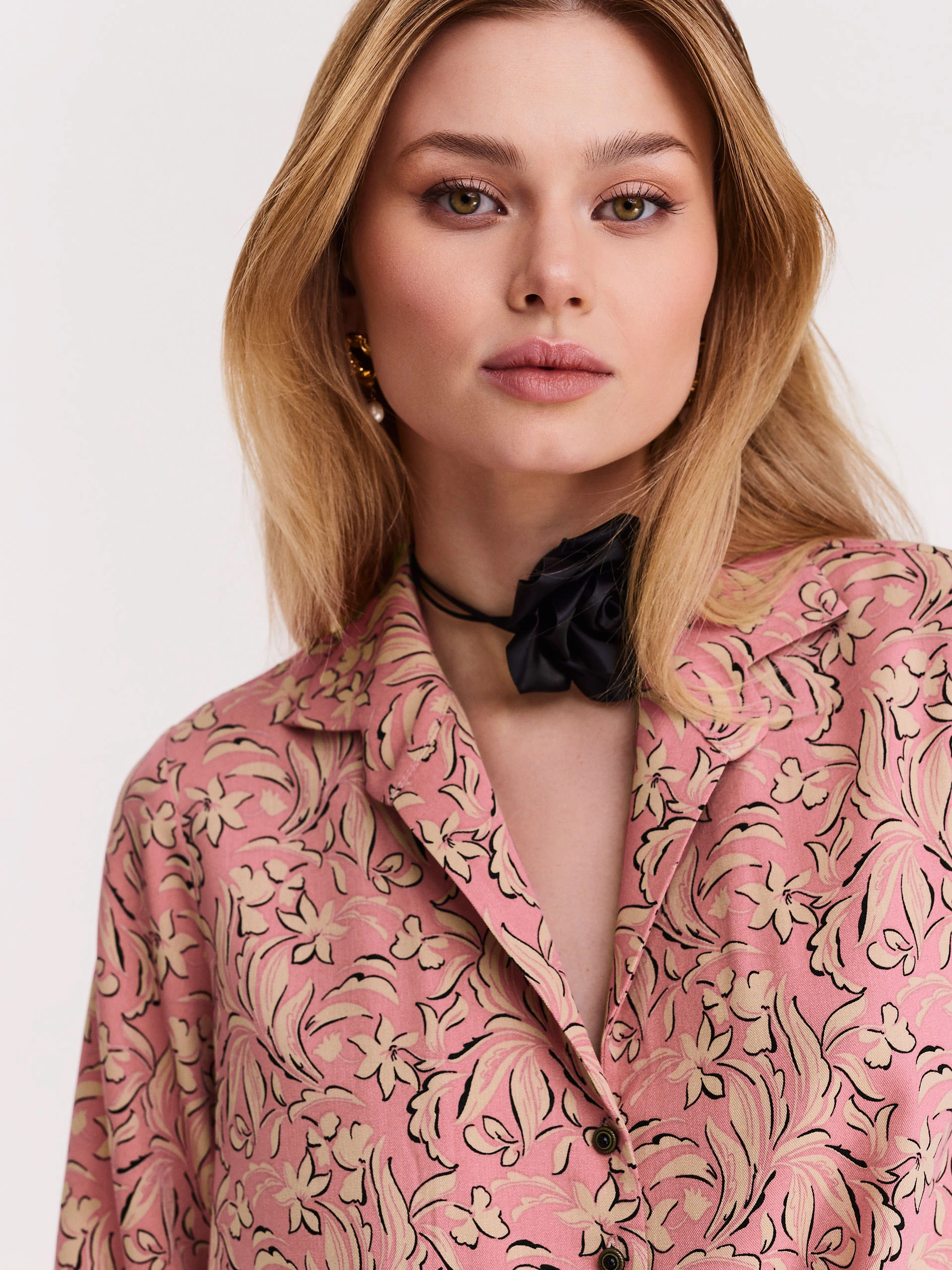 Pink viscose shirt with flowers