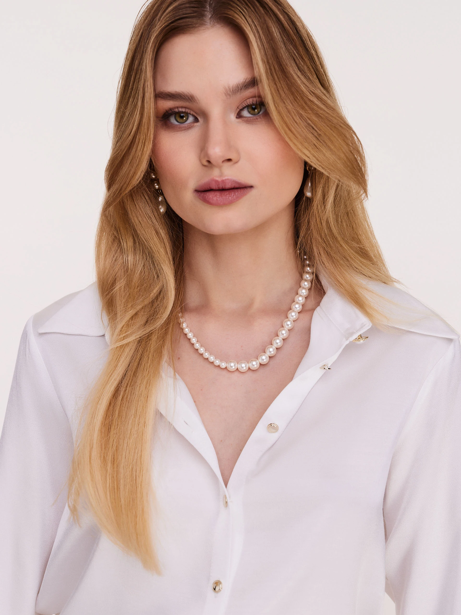 Elegant white viscose shirt