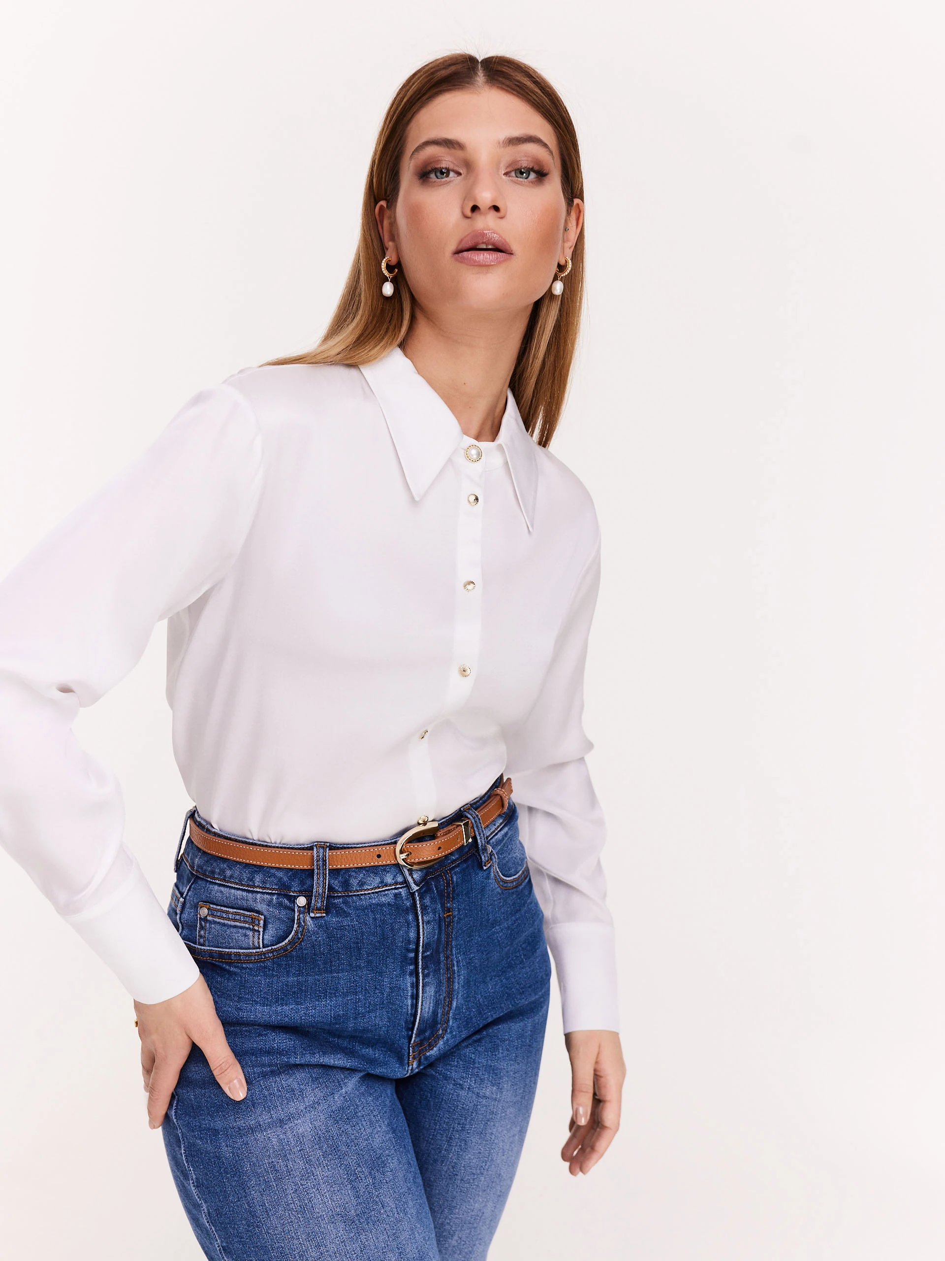 Elegant white viscose shirt