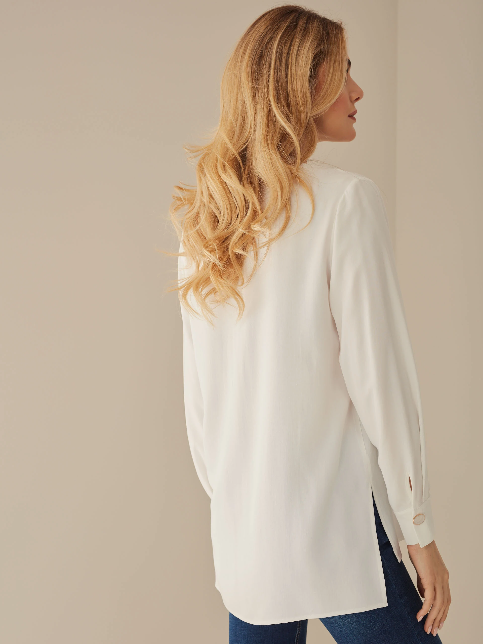 OVERSIZED BUTTON-DOWN BLOUSE