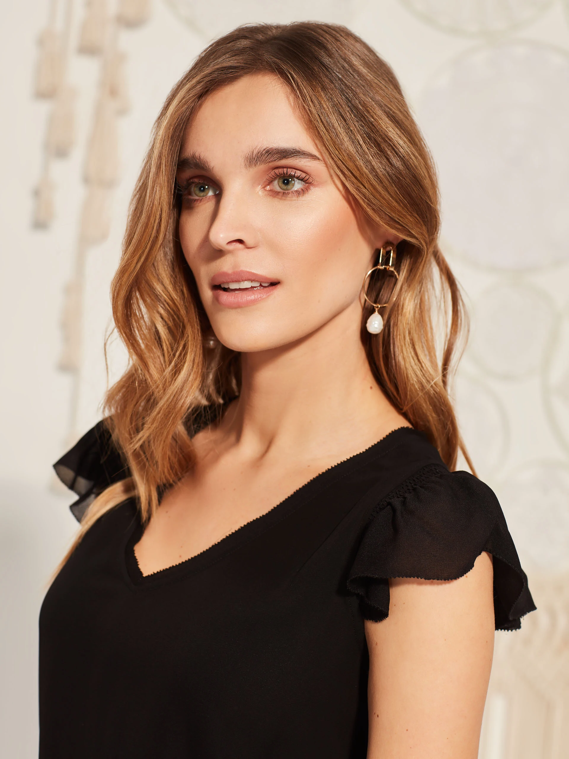 BLOUSE WITH V NECKLINE