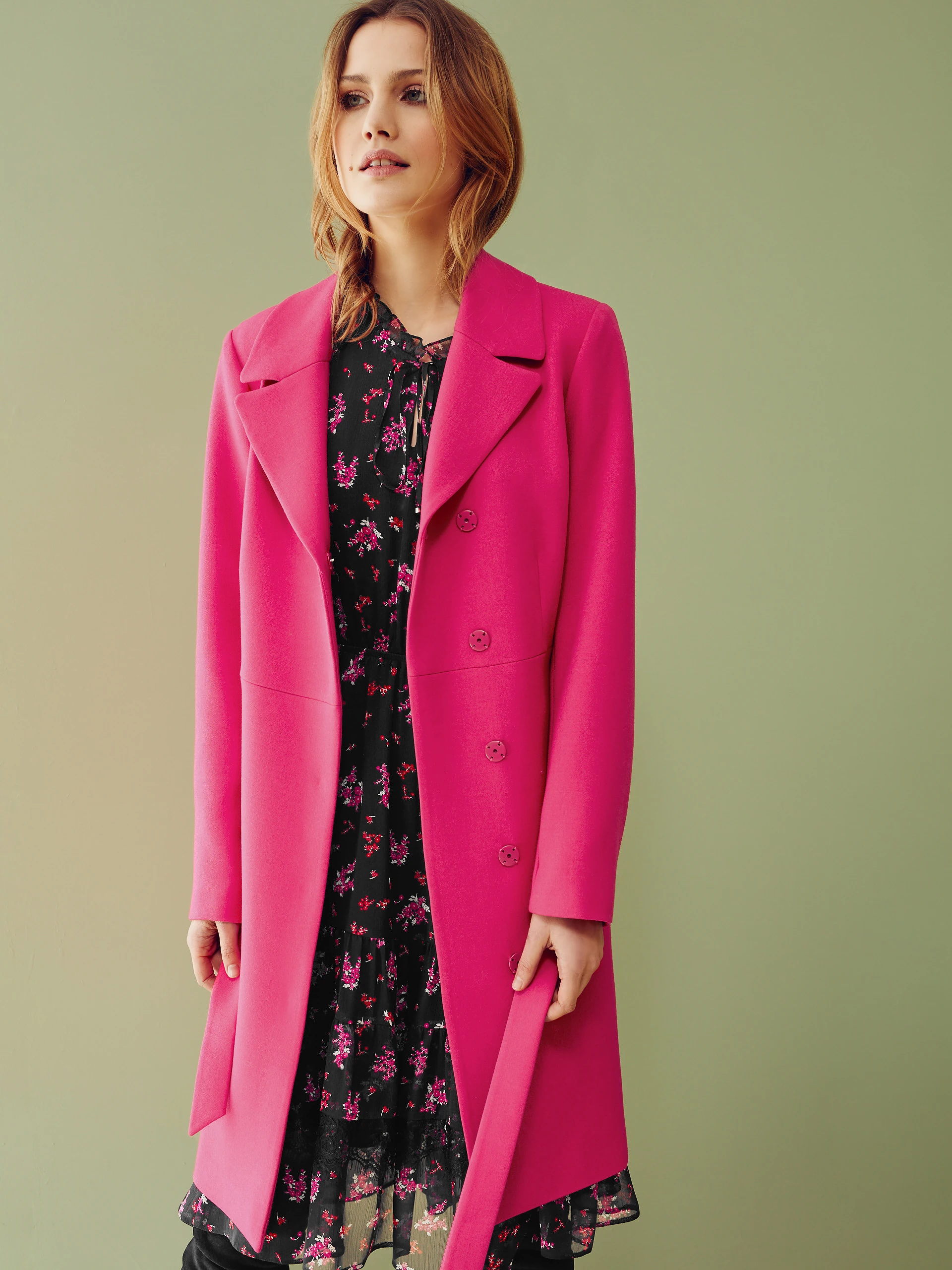COAT WITH BINDING AT WAIST