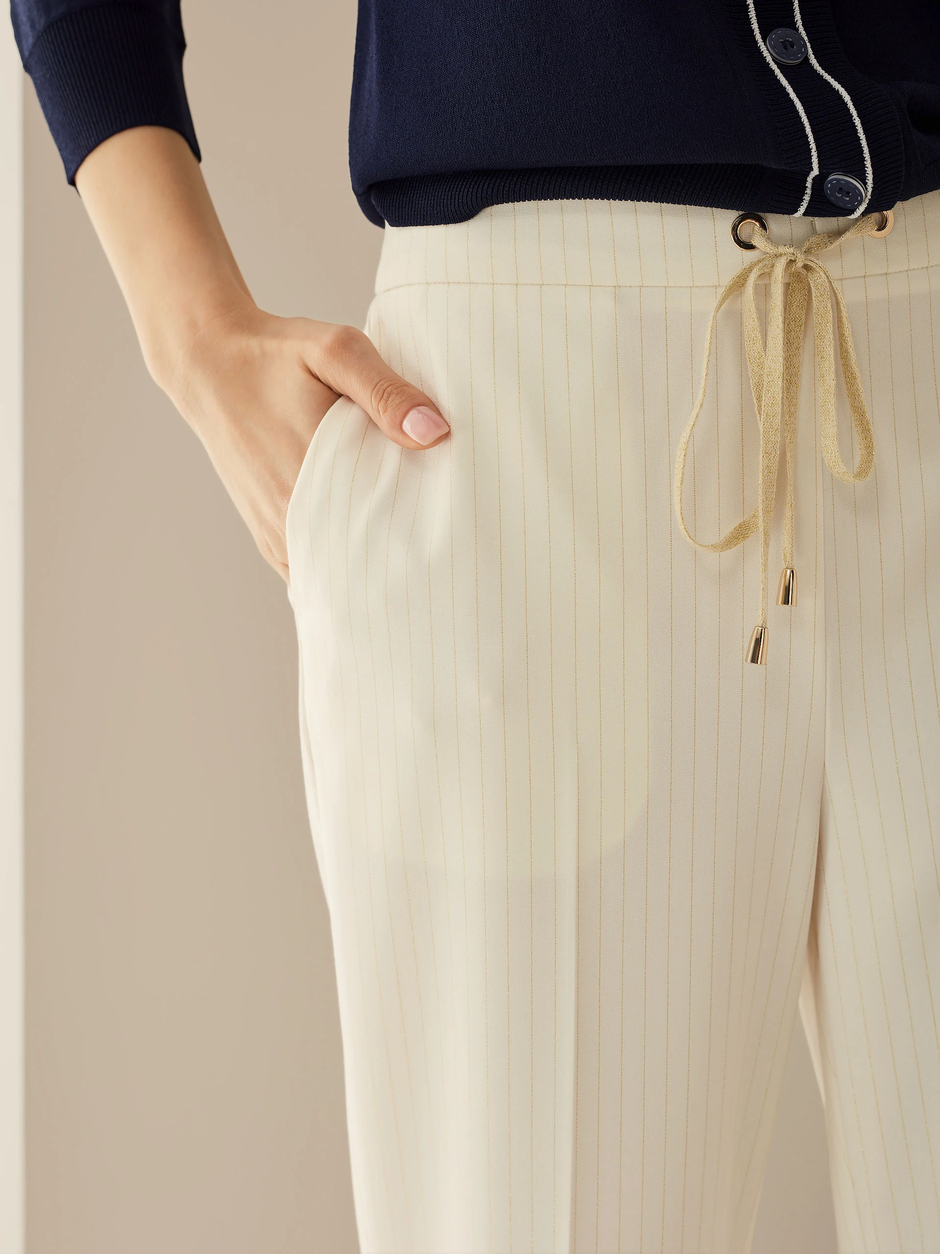 PANTS WITH STRAIGHT LEGS