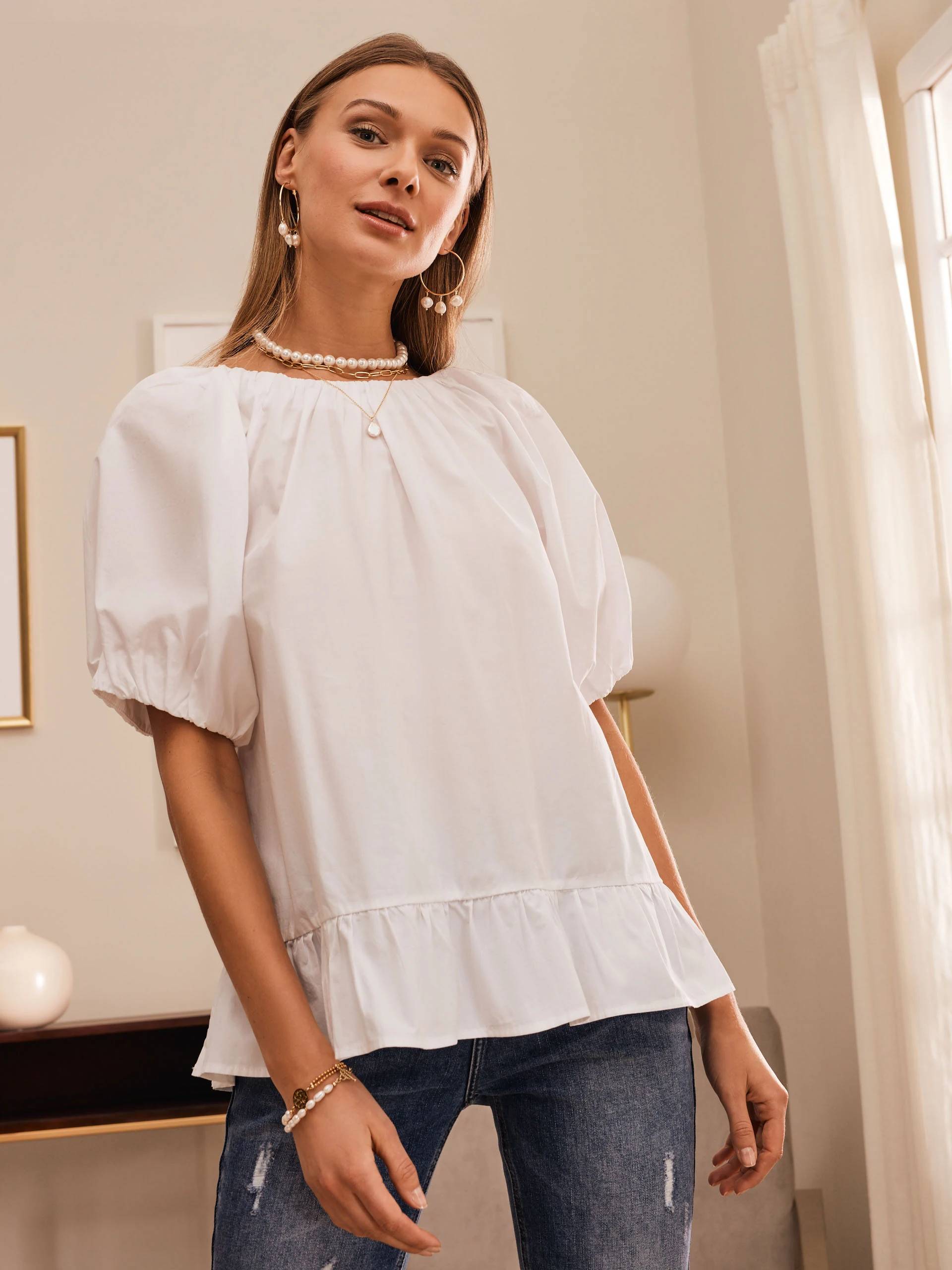 WHITE BLOUSE WITH SHORT SLEEVES