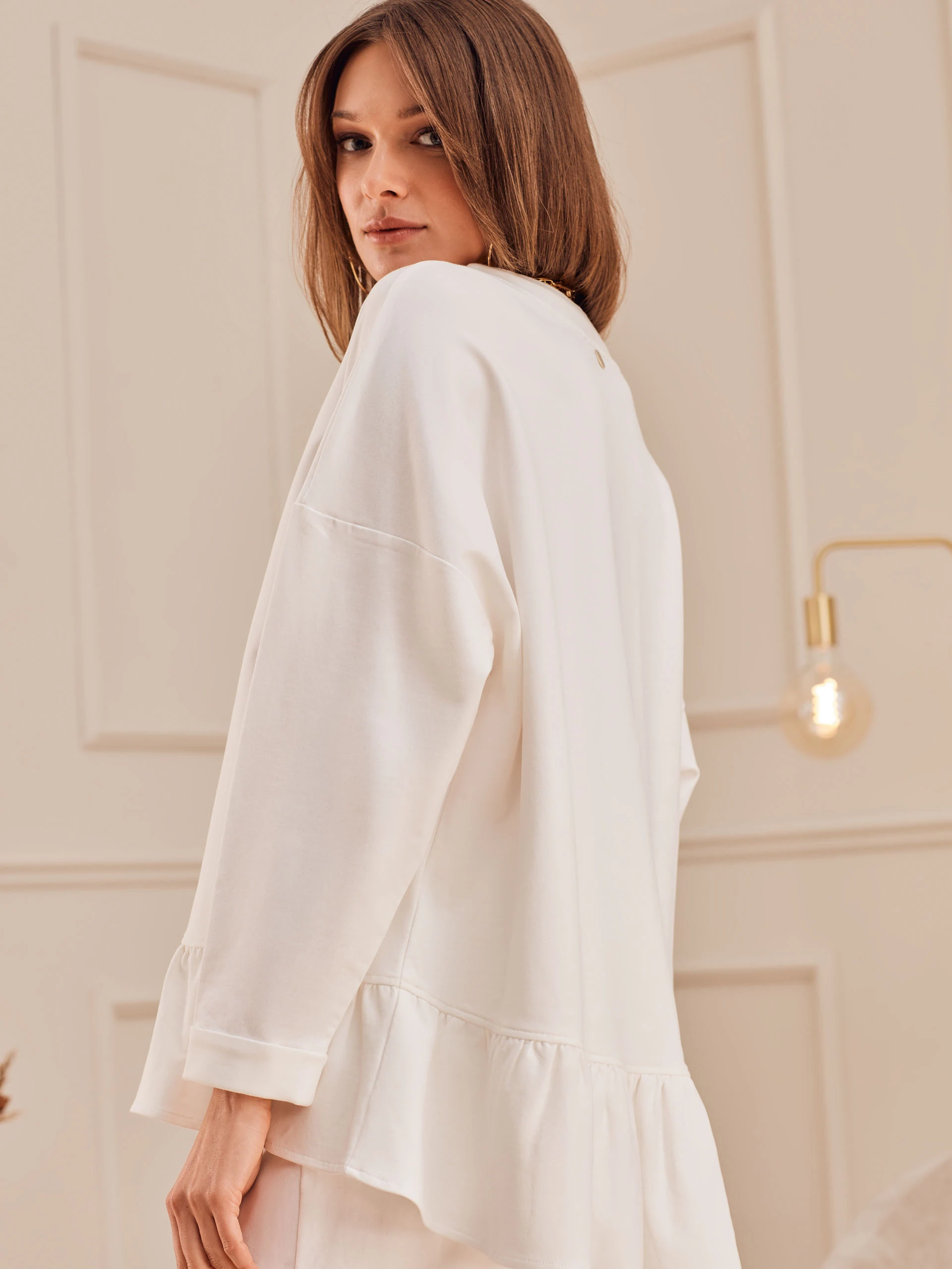 WHITE LONG SLEEVE BLOUSE