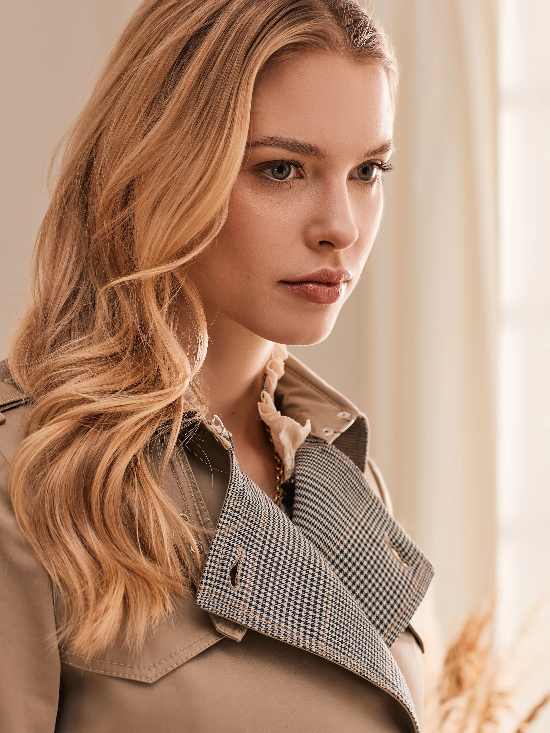 BEIGE CLASSIC TRENCH